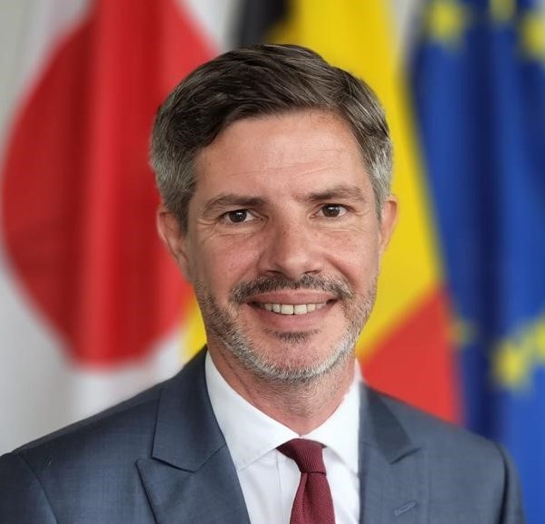 EVRARD Antoine à envoyer à l'extérieur